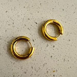 Gorjana Lou Hoops Earrings (Gold)